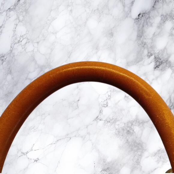 Louis Vuitton Alma PM Monogram Handbag - Vintage Authentic - Picture 14 of 16